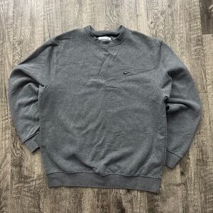 Vintage Y2K Nike Swoosh Crewneck Sweatshirt Essential Grey